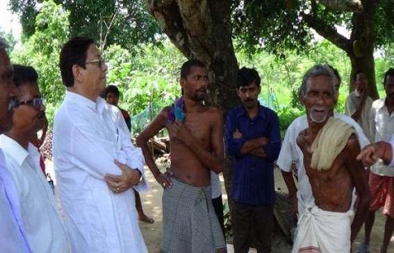 PCC president Birajit Sinha visits the house of Ranjit Tati: The father who sold his son PCC president Birajit Sinha visits the house of Ranjit Tati: The father who sold his son